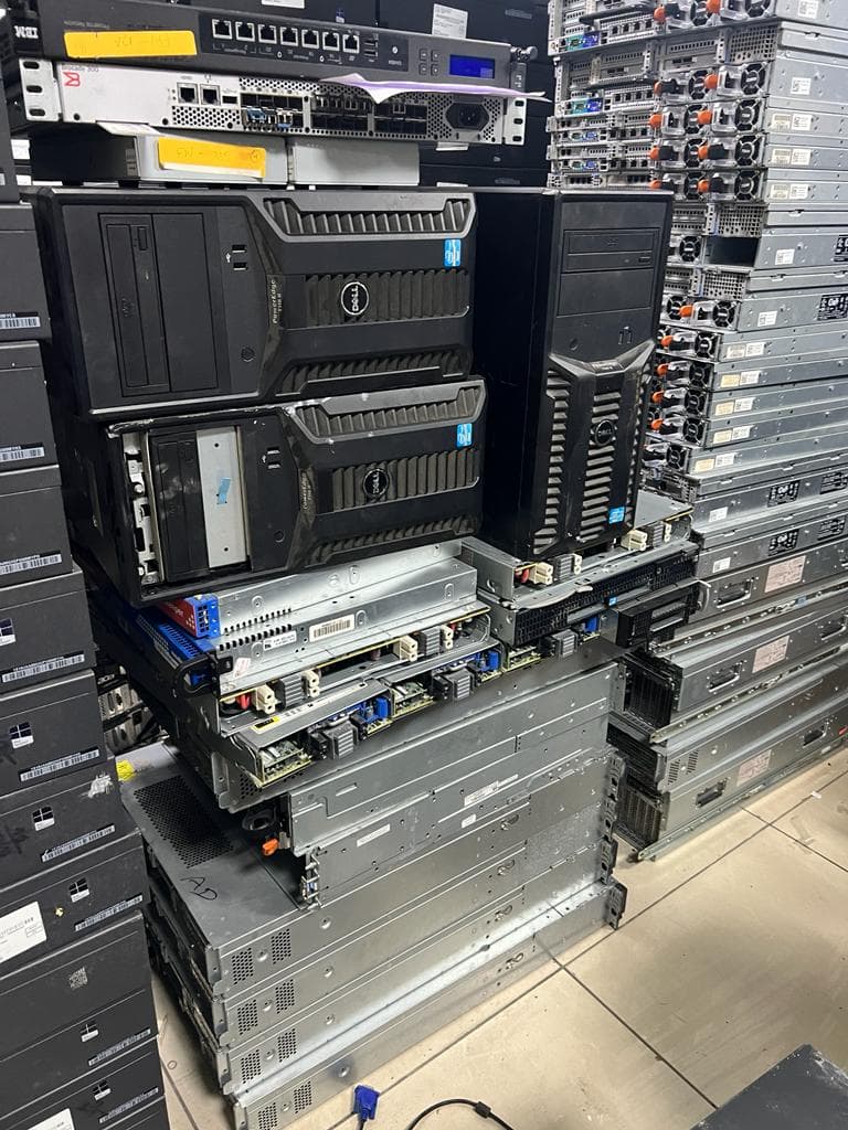Aarohan Enterprises - HT/LT Electrical Switchgear Clearance: Safe electrical panel extraction and busbar recovery from decommissioned substation. (Photo 078)