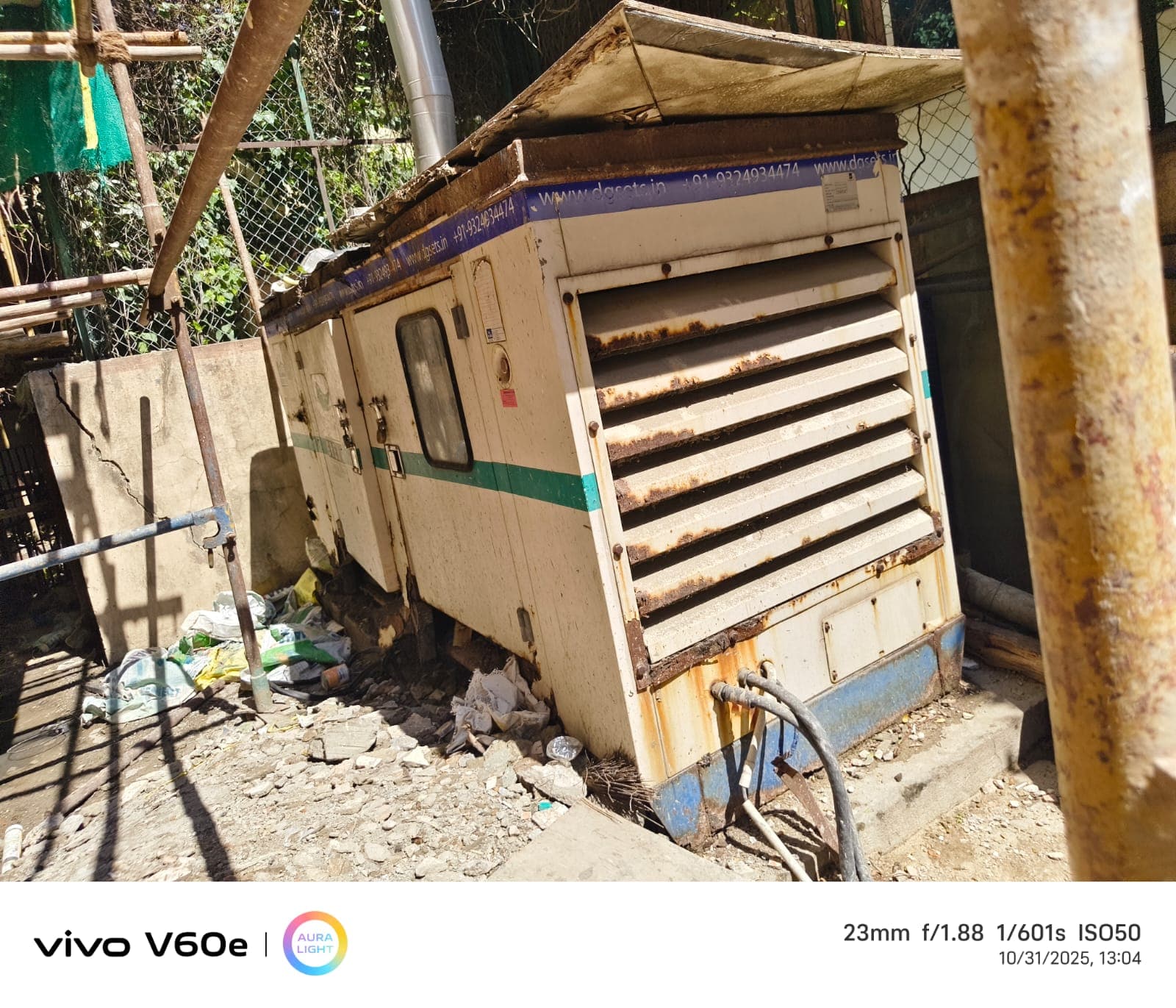 Aarohan Enterprises - Aluminium Extrusion & Profile Baling: Architectural window frames and architectural alloy scrap bundled for reprocessing. (Photo 193)